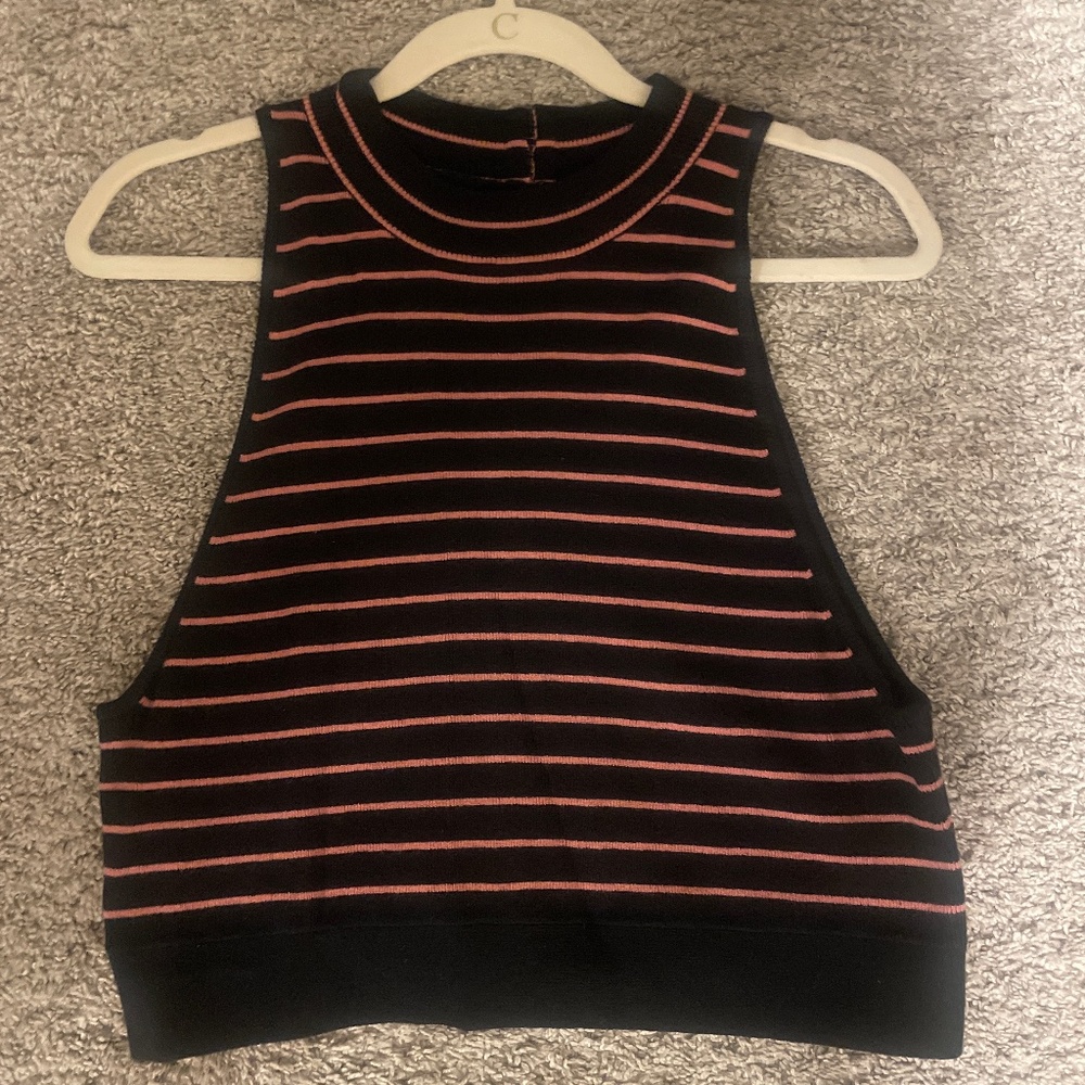 NWT Victoria’s Secret sleeveless crop shirt pink/black XL (fits like a M/L)